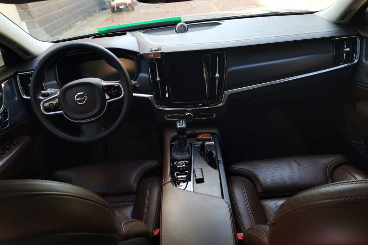 Used Volvo V90 2019 Cross Country T5 AWD Luxury Edition China V Standard Center Console