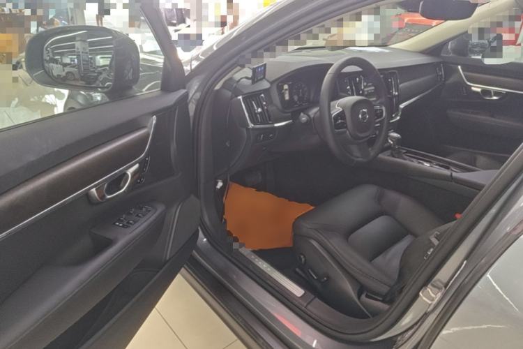 Used Volvo V90 2019 Cross Country T5 AWD Smart Range Version China VI Standard Driver Seat