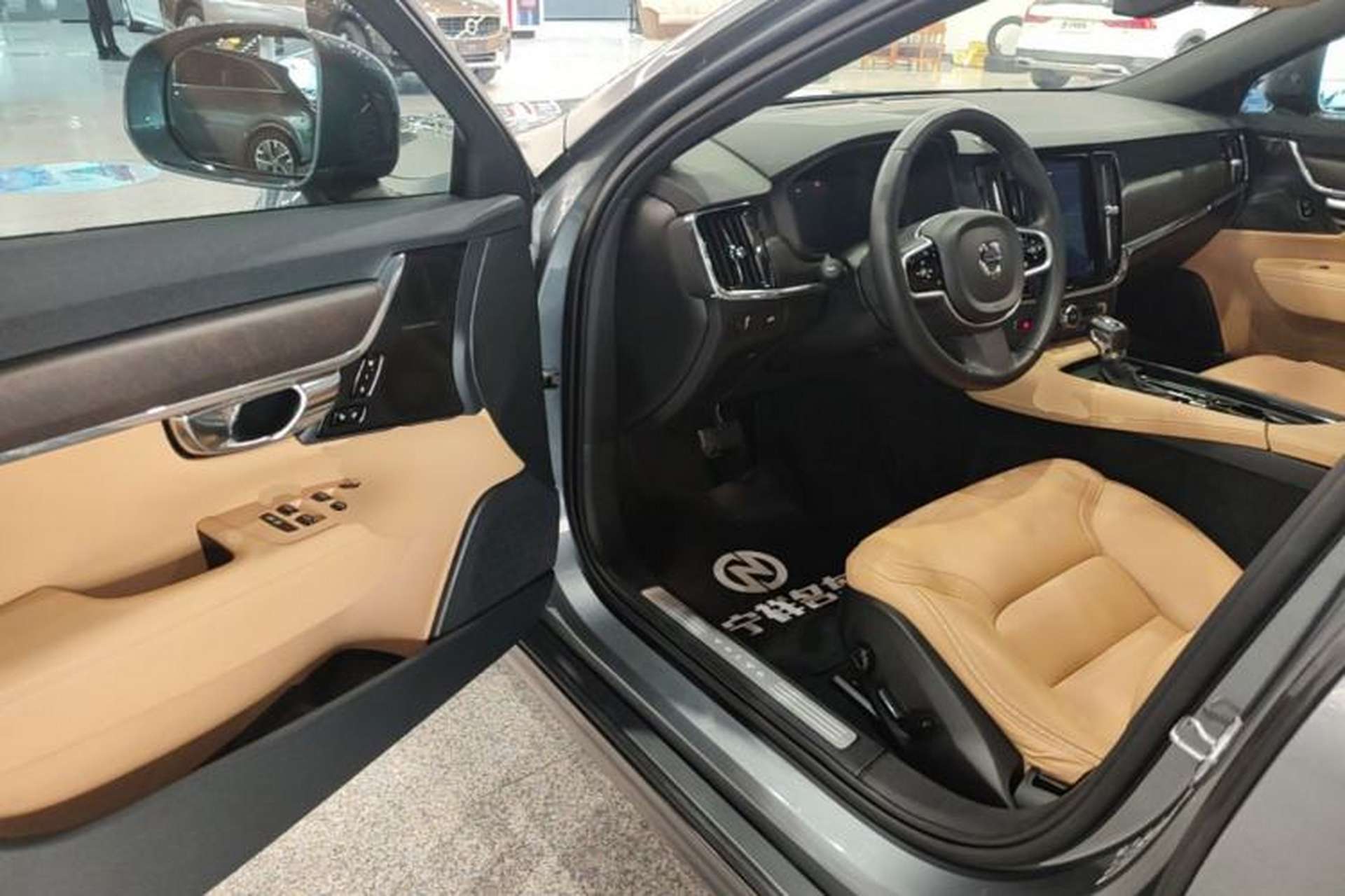 Used Volvo V90 2019 Cross Country T5 AWD Smart Range Version China VI Standard Driver Seat