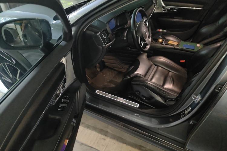 Used Volvo V90 2019 Cross Country T5 AWD Luxury Edition China V Standard Driver Seat