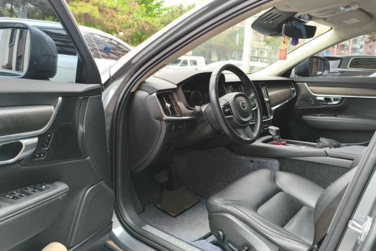 Used Volvo V90 2019 Cross Country T5 AWD Smart Range Version China V Standard Driver Seat