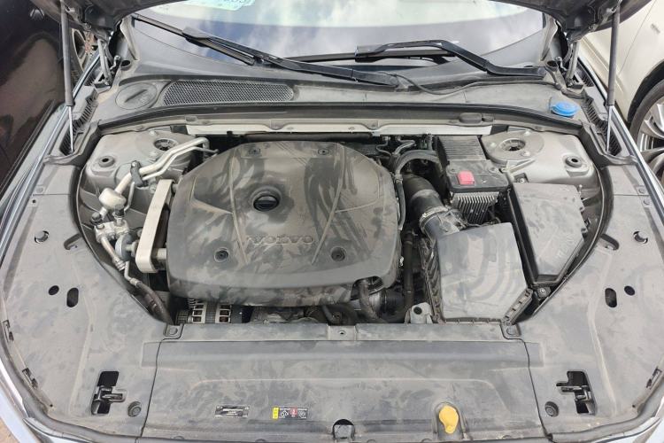 Used Volvo V90 2019 Cross Country T5 AWD Smart Range Version China V Standard Engine Bay