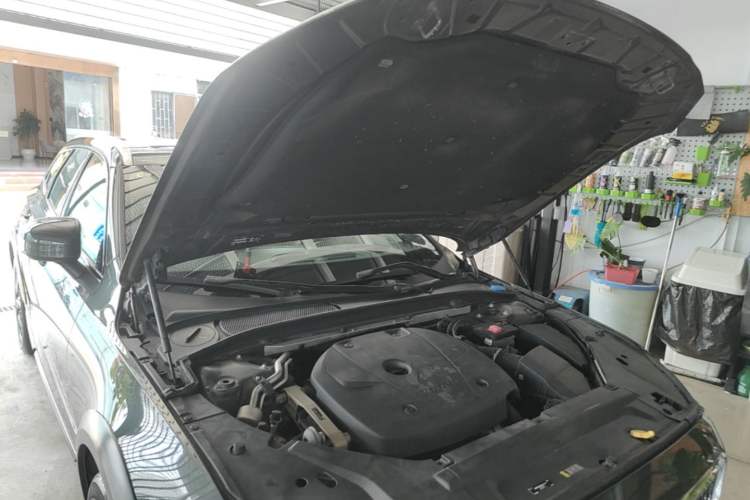 Used Volvo V90 2019 Cross Country T5 AWD Luxury Edition China V Standard Engine Bay