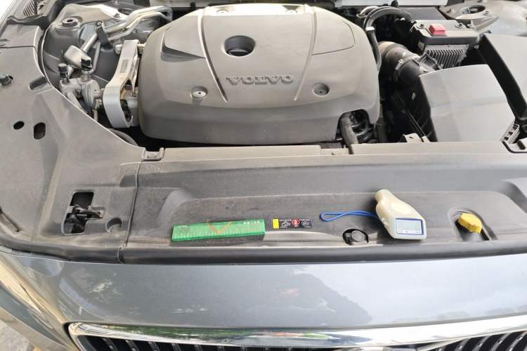 Used Volvo V90 2019 Cross Country T5 AWD Smart Range Version China V Standard Engine Bay