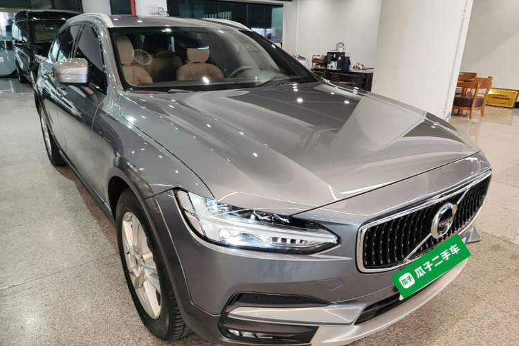 Used Volvo V90 2019 Cross Country T5 AWD Smart Range Version China VI Standard Exterior 1