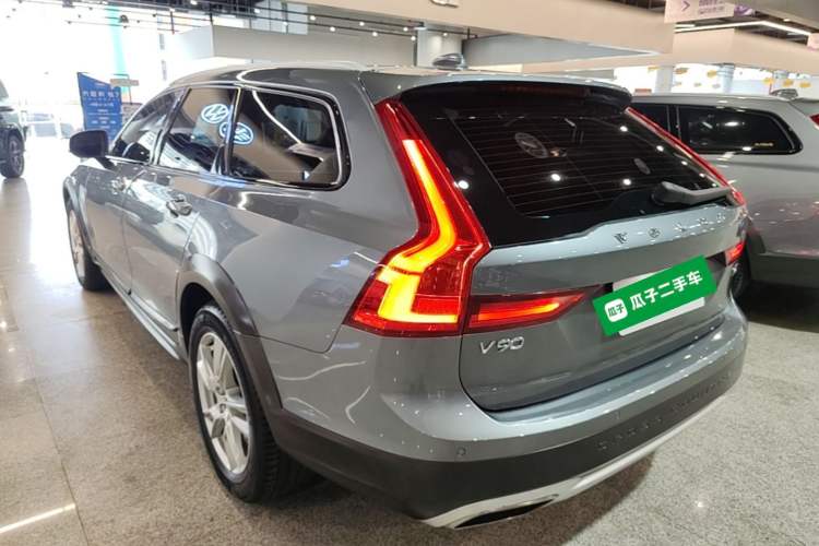 Used Volvo V90 2019 Cross Country T5 AWD Smart Range Version China VI Standard Exterior 2