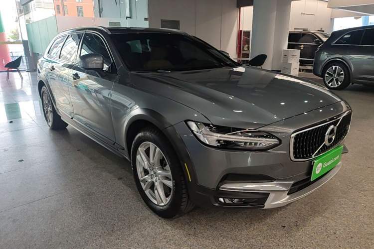 Used Volvo V90 2019 Cross Country T5 AWD Smart Range Version China VI Standard Front Right 45 Deg