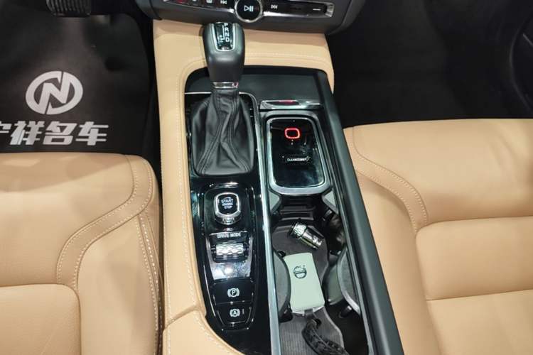 Used Volvo V90 2019 Cross Country T5 AWD Smart Range Version China VI Standard Gear Lever