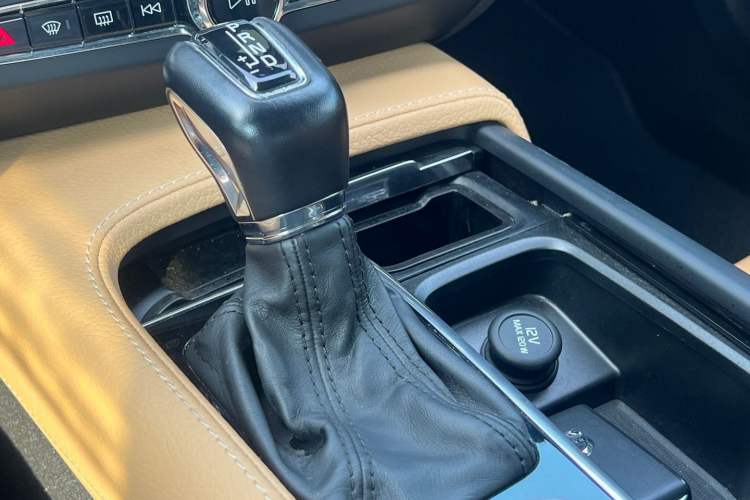 Used Volvo V90 2019 Cross Country T5 AWD Smart Range Version China V Standard Gear Lever