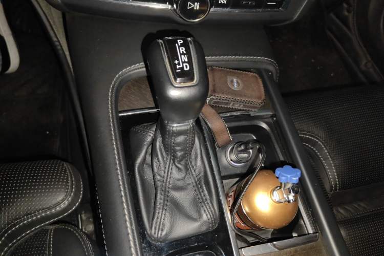 Used Volvo V90 2019 Cross Country T5 AWD Luxury Edition China V Standard Gear Lever