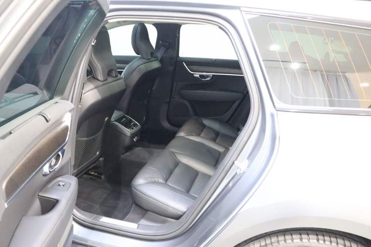 Used Volvo V90 2019 Cross Country T5 AWD Smart Range Version China V Standard Interior 2