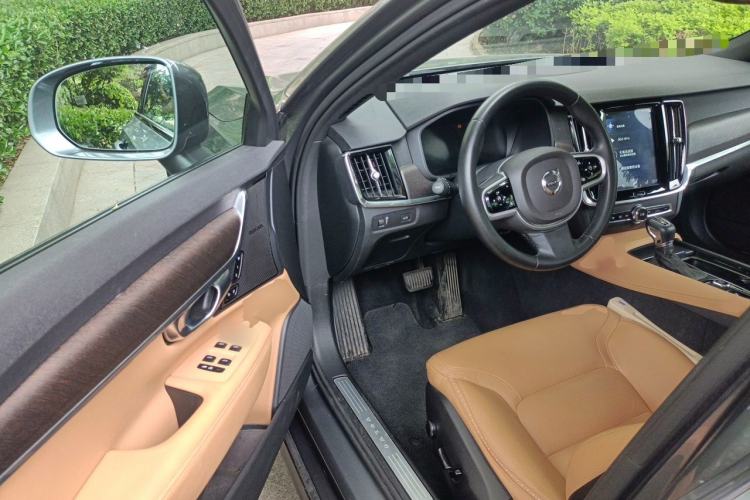 Used Volvo V90 2019 Cross Country T5 AWD Smart Range Version China V Standard Interior 3