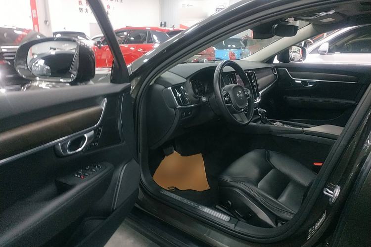 Used Volvo V90 2019 Cross Country T5 AWD Smart Range Version China V Standard Interior 3