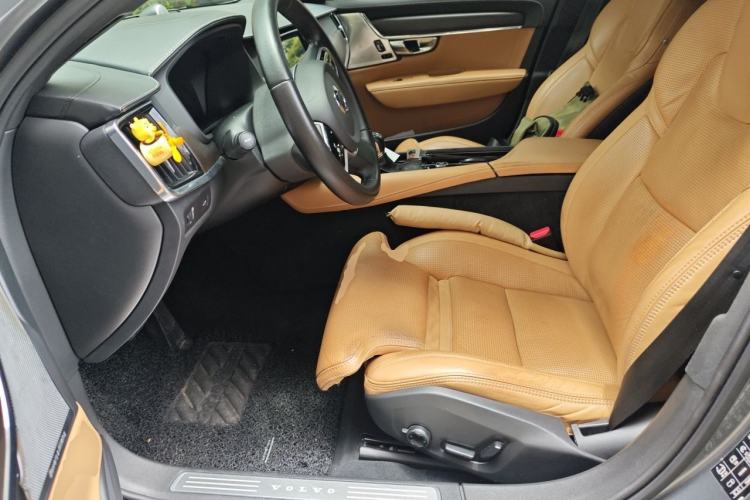 Used Volvo V90 2019 Cross Country T5 AWD Luxury Edition China VI Standard Left Front Seat