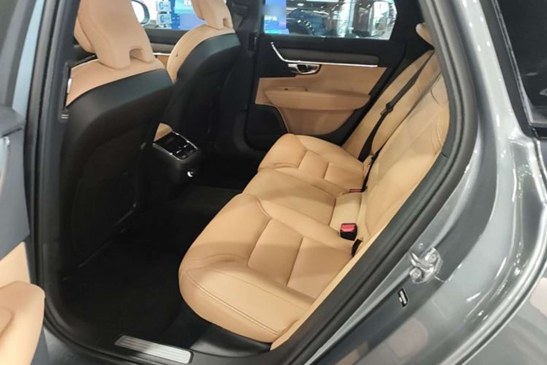 Used Volvo V90 2019 Cross Country T5 AWD Smart Range Version China VI Standard Left Rear Seat