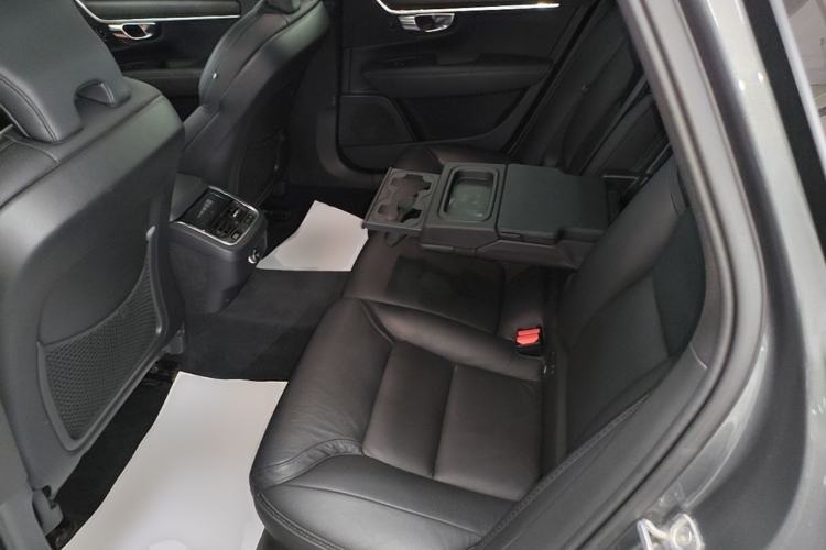 Used Volvo V90 2019 Cross Country T5 AWD Smart Range Version China V Standard Left Rear Seat