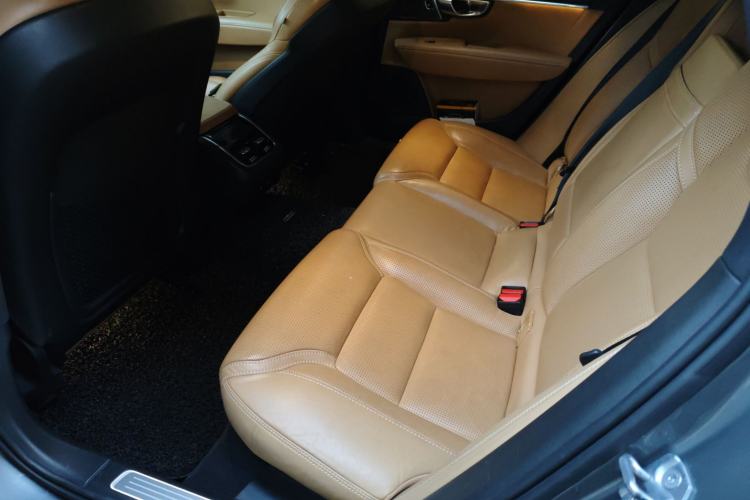 Used Volvo V90 2019 Cross Country T5 AWD Luxury Edition China VI Standard Left Rear Seat