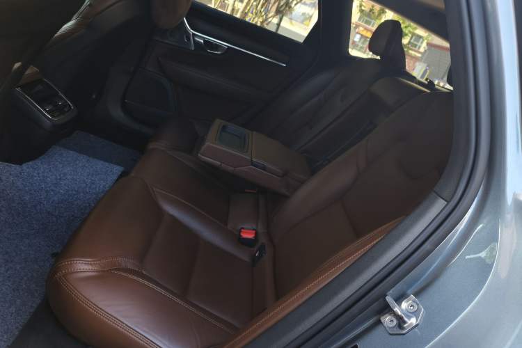 Used Volvo V90 2019 Cross Country T5 AWD Luxury Edition China V Standard Left Rear Seat