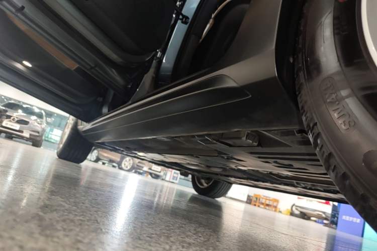 Used Volvo V90 2019 Cross Country T5 AWD Smart Range Version China VI Standard Left Side Sill