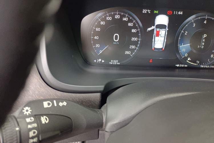 Used Volvo V90 2019 Cross Country T5 AWD Smart Range Version China V Standard Odometer Close Up