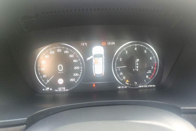 Used Volvo V90 2019 Cross Country T5 AWD Smart Range Version China VI Standard Odometer Close Up