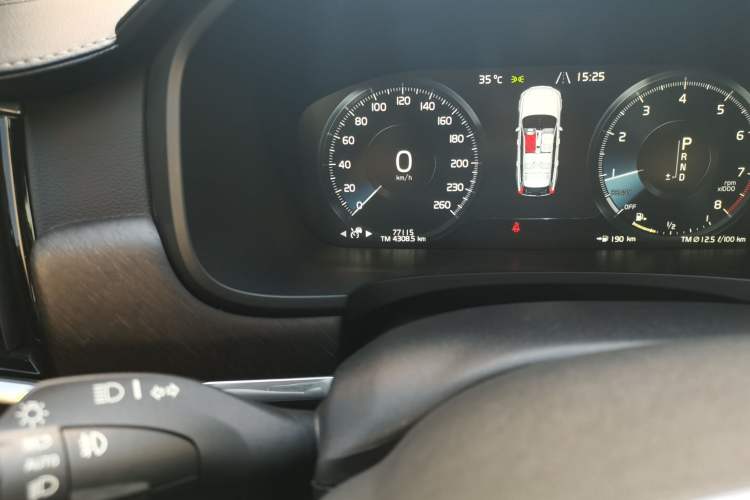 Used Volvo V90 2019 Cross Country T5 AWD Luxury Edition China V Standard Odometer Close Up