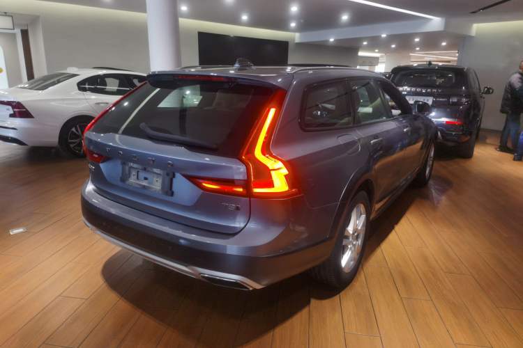 Used Volvo V90 2019 Cross Country T5 AWD Smart Range Version China V Standard Rear Right 45 Deg