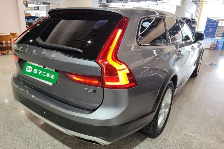 Used Volvo V90 2019 Cross Country T5 AWD Smart Range Version China VI Standard Rear Right 45 Deg