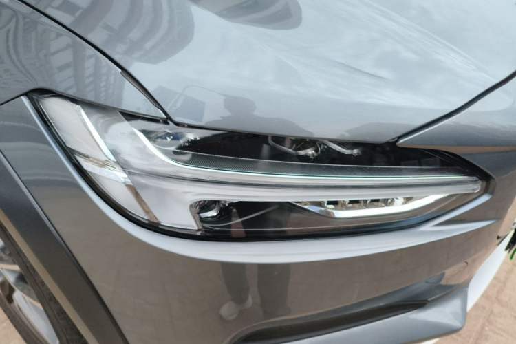 Used Volvo V90 2019 Cross Country T5 AWD Smart Range Version China V Standard Right Front Headlight