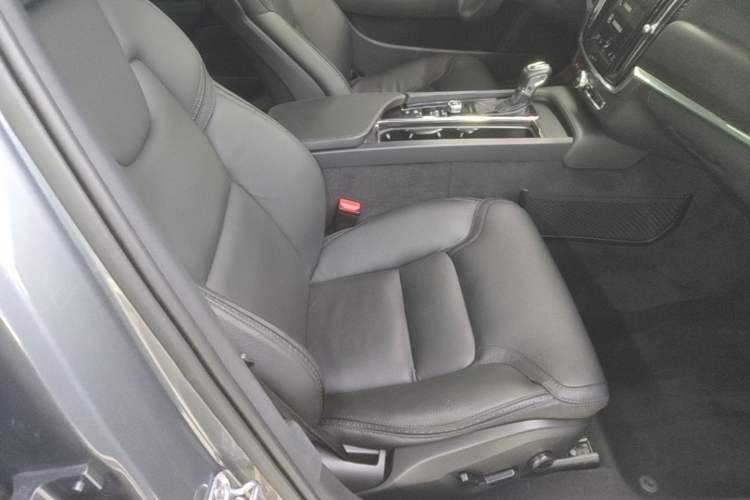 Used Volvo V90 2019 Cross Country T5 AWD Smart Range Version China VI Standard Right Front Seat