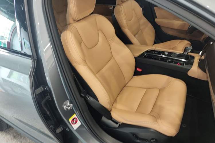 Used Volvo V90 2019 Cross Country T5 AWD Smart Range Version China VI Standard Right Front Seat