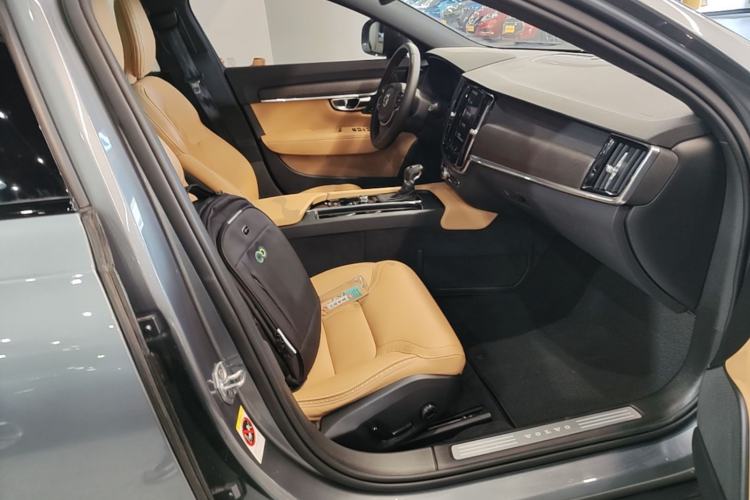 Used Volvo V90 2019 Cross Country T5 AWD Smart Range Version China VI Standard Right Front Seat