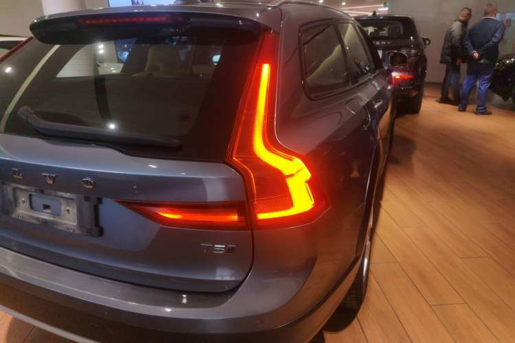 Used Volvo V90 2019 Cross Country T5 AWD Smart Range Version China V Standard Right Rear Taillight