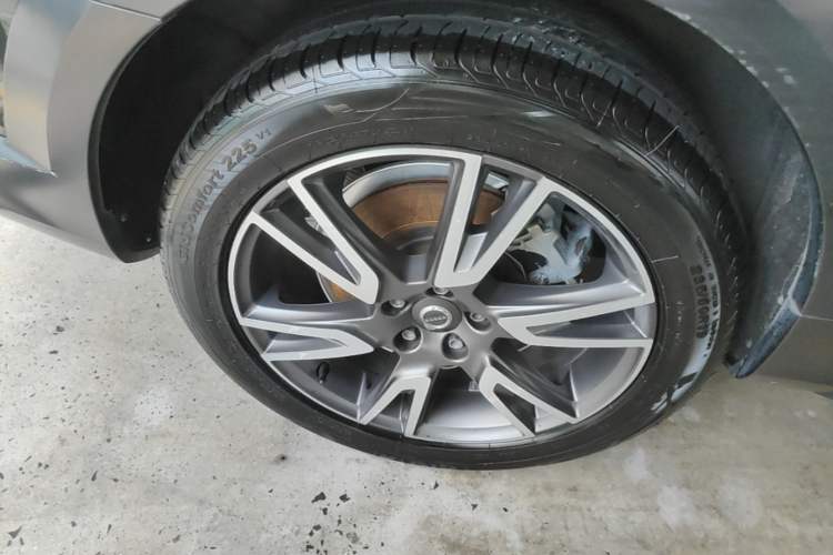 Used Volvo V90 2019 Cross Country T5 AWD Luxury Edition China V Standard Right Rear Wheel Hub