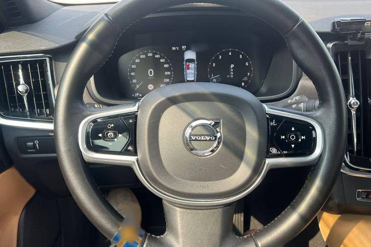 Used Volvo V90 2019 Cross Country T5 AWD Smart Range Version China V Standard Steering Wheel