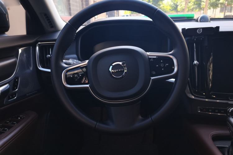 Used Volvo V90 2019 Cross Country T5 AWD Luxury Edition China V Standard Steering Wheel