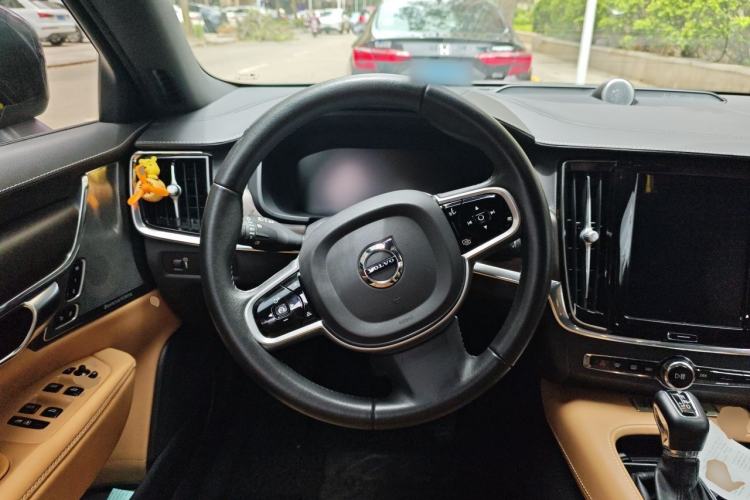 Used Volvo V90 2019 Cross Country T5 AWD Luxury Edition China VI Standard Steering Wheel