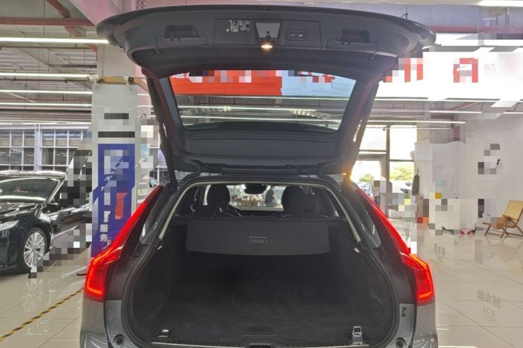 Used Volvo V90 2019 Cross Country T5 AWD Smart Range Version China VI Standard Trunk