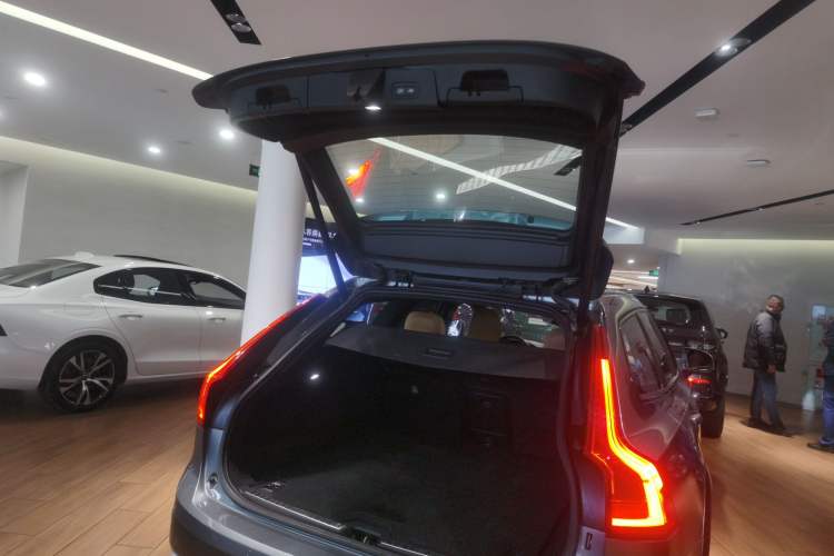 Used Volvo V90 2019 Cross Country T5 AWD Smart Range Version China V Standard Trunk