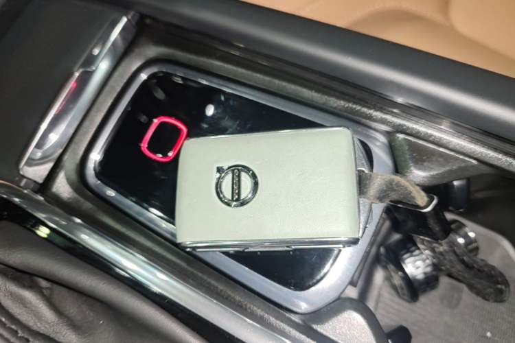 Used Volvo V90 2019 Cross Country T5 AWD Smart Range Version China VI Standard Vehicle Key