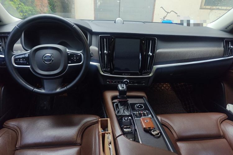 Used Volvo V90 2019 Cross Country T5 AWD Luxury Edition China V Standard Center Console