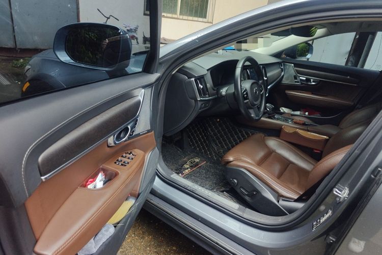 Used Volvo V90 2019 Cross Country T5 AWD Luxury Edition China V Standard Driver Seat