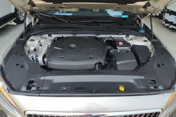Used Volvo V90 2019 Cross Country T5 AWD Smart Range Version China V Standard Engine Bay