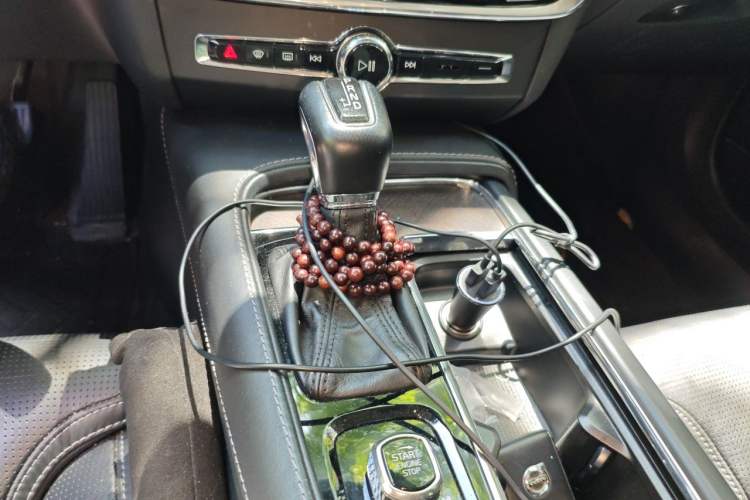 Used Volvo V90 2019 Cross Country T5 AWD Luxury Edition China V Standard Gear Lever