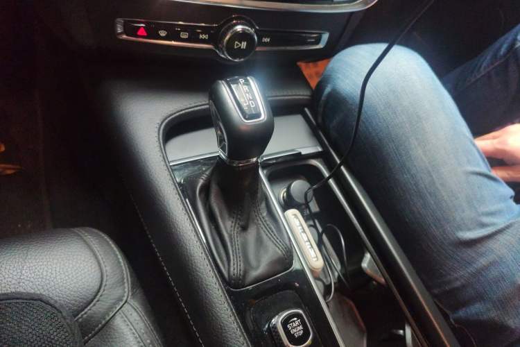 Used Volvo V90 2019 Cross Country T5 AWD Smart Range Version China V Standard Gear Lever