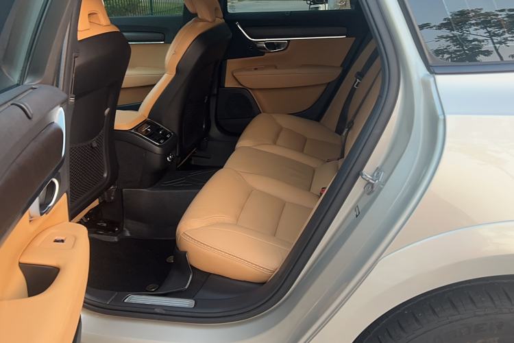 Used Volvo V90 2019 Cross Country T5 AWD Smart Range Version China V Standard Interior 4
