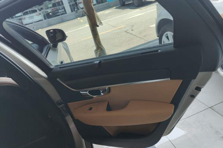 Used Volvo V90 2019 Cross Country T5 AWD Smart Range Version China V Standard Interior 6