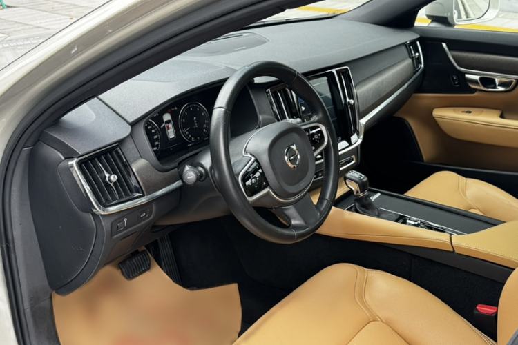 Used Volvo V90 2019 Cross Country T5 AWD Smart Range Version China V Standard Interior 9