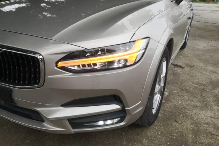 Used Volvo V90 2019 Cross Country T5 AWD Smart Range Version China V Standard Left Front Headlight