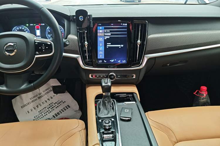Used Volvo V90 2019 Cross Country T5 AWD Smart Range Version China V Standard Audio And AC Panel